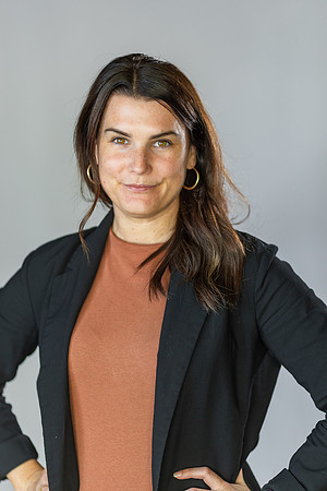 Alyson-Herman-Headshot-Photography- by-Genava-Leigh-32