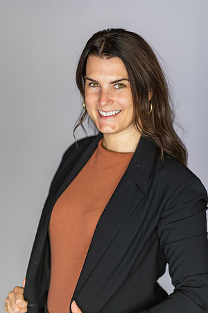 Alyson-Herman-Headshot-Photography- by-Genava-Leigh-20