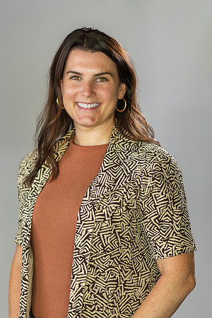 Alyson-Herman-Headshot-Photography- by-Genava-Leigh-64