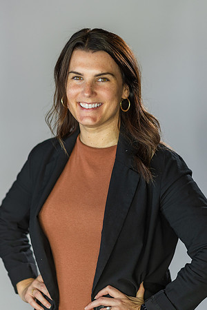 Alyson-Herman-Headshot-Photography- by-Genava-Leigh-60