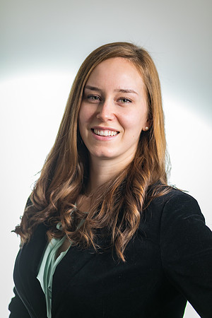 Angelica-headdshots-2018-16