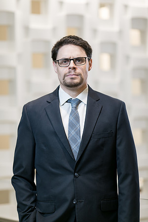 UBS-Group-Headshots-2018-288