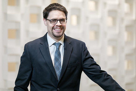 UBS-Group-Headshots-2018-314