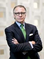 UBS-Group-Headshots-2018-9
