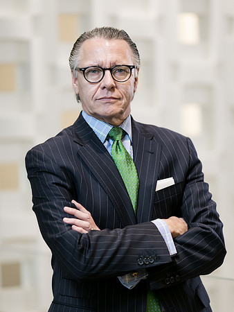 UBS-Group-Headshots-2018-9
