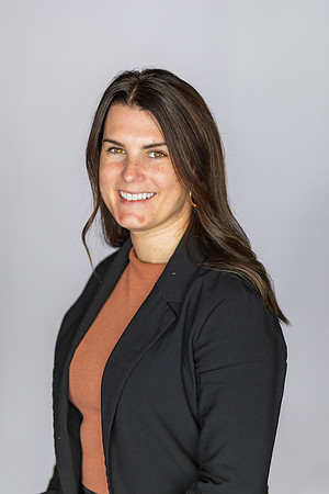 Alyson-Herman-Headshot-Photography- by-Genava-Leigh-4