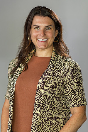 Alyson-Herman-Headshot-Photography- by-Genava-Leigh-62