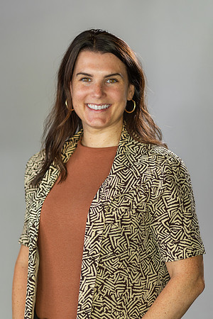 Alyson-Herman-Headshot-Photography- by-Genava-Leigh-63