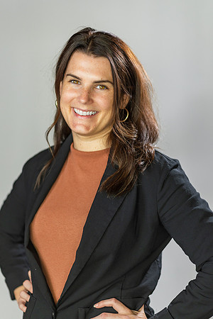 Alyson-Herman-Headshot-Photography- by-Genava-Leigh-73