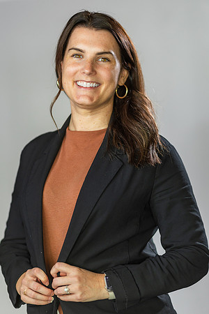 Alyson-Herman-Headshot-Photography- by-Genava-Leigh-75