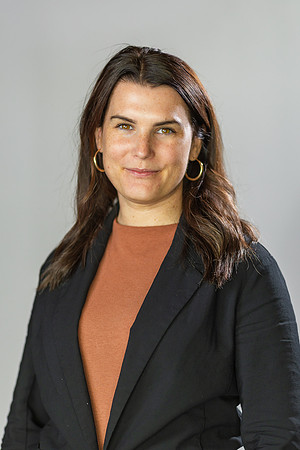 Alyson-Herman-Headshot-Photography- by-Genava-Leigh-78