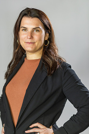 Alyson-Herman-Headshot-Photography- by-Genava-Leigh-83