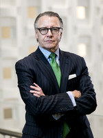 UBS-Group-Headshots-2018-8