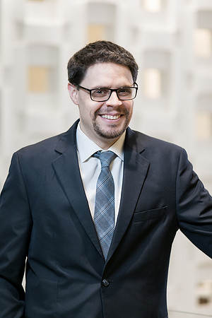 UBS-Group-Headshots-2018-305