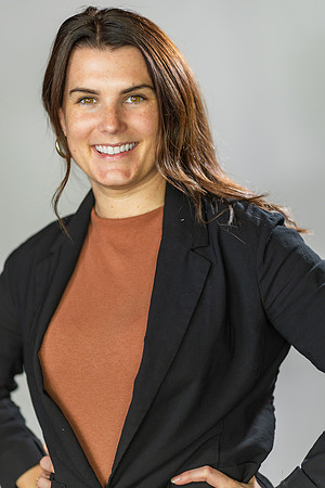 Alyson-Herman-Headshot-Photography- by-Genava-Leigh-71