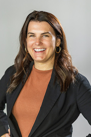 Alyson-Herman-Headshot-Photography- by-Genava-Leigh-87