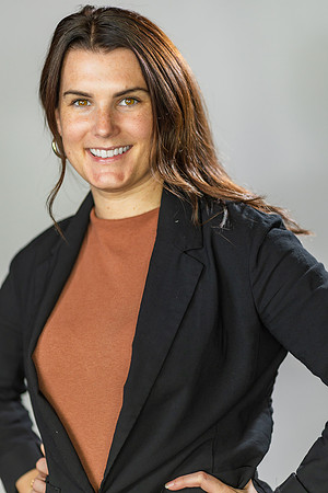 Alyson-Herman-Headshot-Photography- by-Genava-Leigh-72