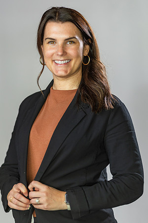 Alyson-Herman-Headshot-Photography- by-Genava-Leigh-77