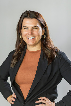 Alyson-Herman-Headshot-Photography- by-Genava-Leigh-85