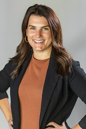 Alyson-Herman-Headshot-Photography- by-Genava-Leigh-69