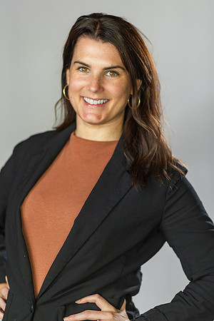 Alyson-Herman-Headshot-Photography- by-Genava-Leigh-94