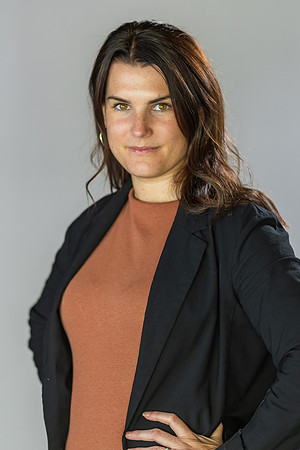 Alyson-Herman-Headshot-Photography- by-Genava-Leigh-42