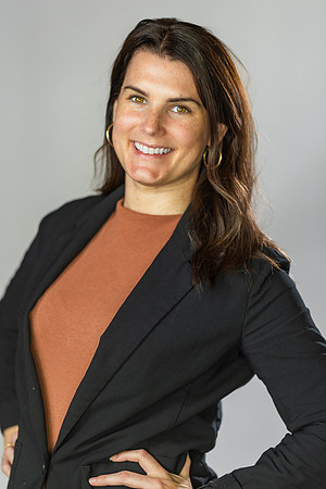 Alyson-Herman-Headshot-Photography- by-Genava-Leigh-93